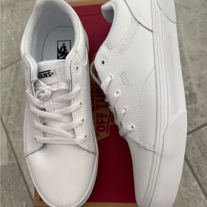 New boys girls Vans All-White Shoes Sz 6 youth leather